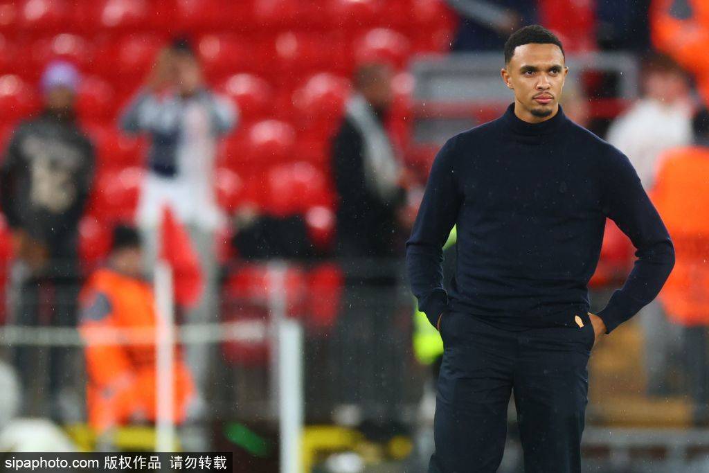 利物浦与科纳特的续约博弈:皇家马德里退出后,红军能否留住这位防线中坚?